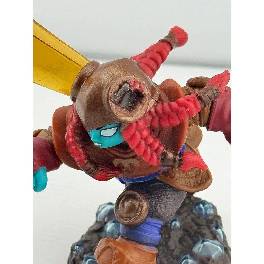 Skylanders Head Rush Earth Element Trap Master 2014. Missing A Horn